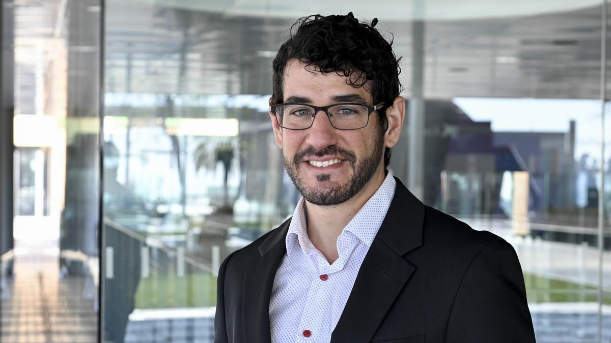 Francisco Javier Pérez-Invernón, doctor en Electricidad Atmosférica, cursa un posdoctorado en el Instituto de Astrofísica de Andalucía (IAA-CSIC) gracias a una de las becas de la Fundación “la Caixa”.
