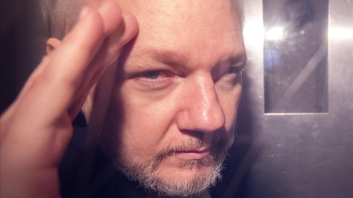 El Regne Unit firma l'ordre d'extradició de Julian Assange als EUA
