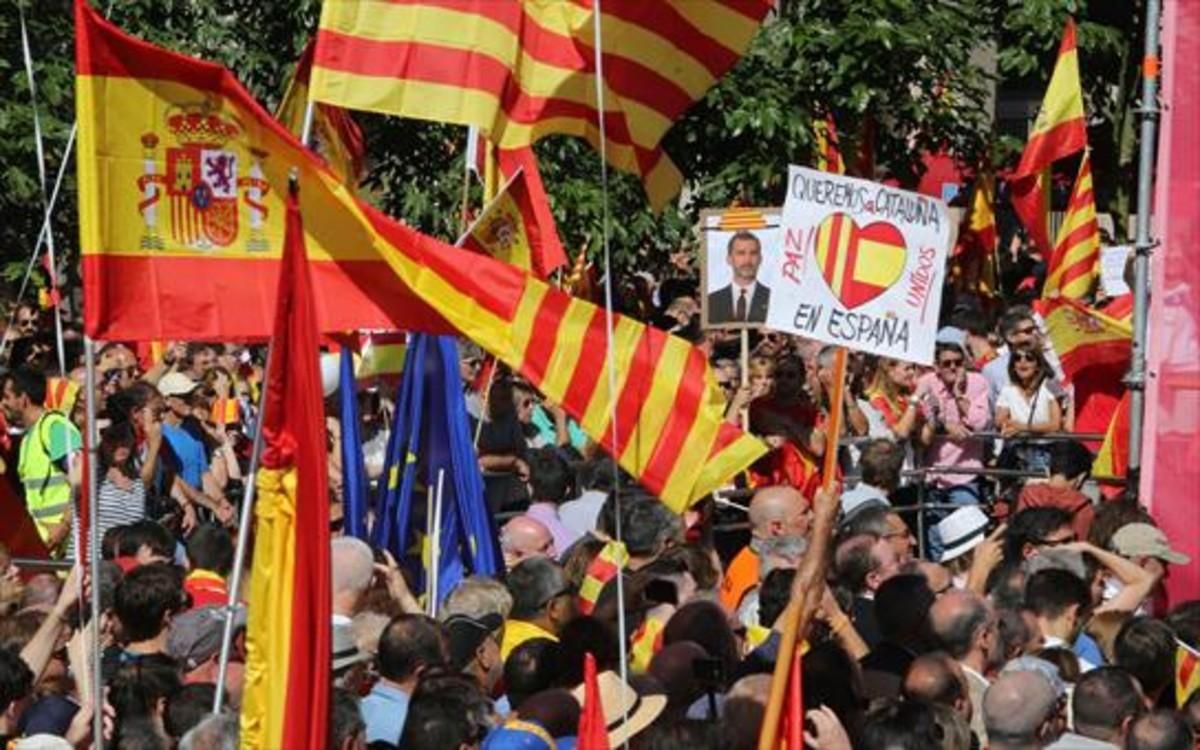 Manifestació a favor de la unitat d’Espanya a Barcelona, al setembre del 2017. Manifestació a favor de la unitat d’Espanya a Barcelona, al setembre del 2017.