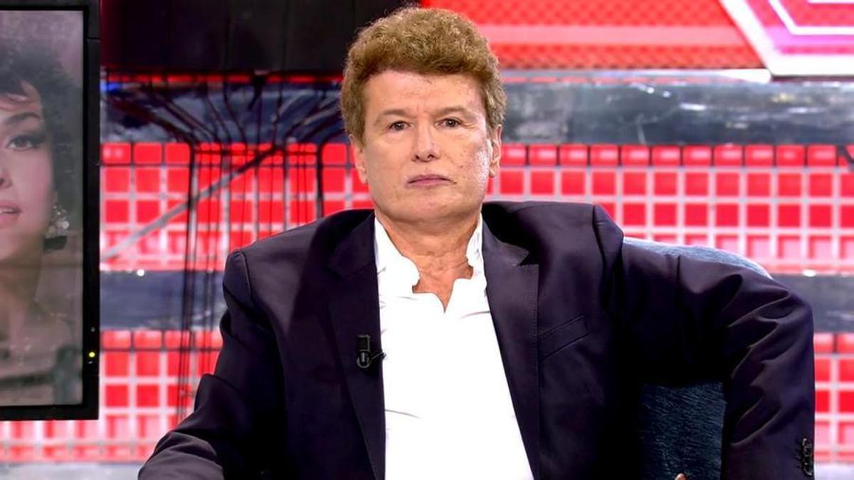 Javier Rigau mandó un recado a Mediaset en favor de Isabel Pantoja: "Tendrían que darle copyright" Javier Rigau mandó un recado a Mediaset en favor de Isabel Pantoja: "Tendrían que darle copyright"
