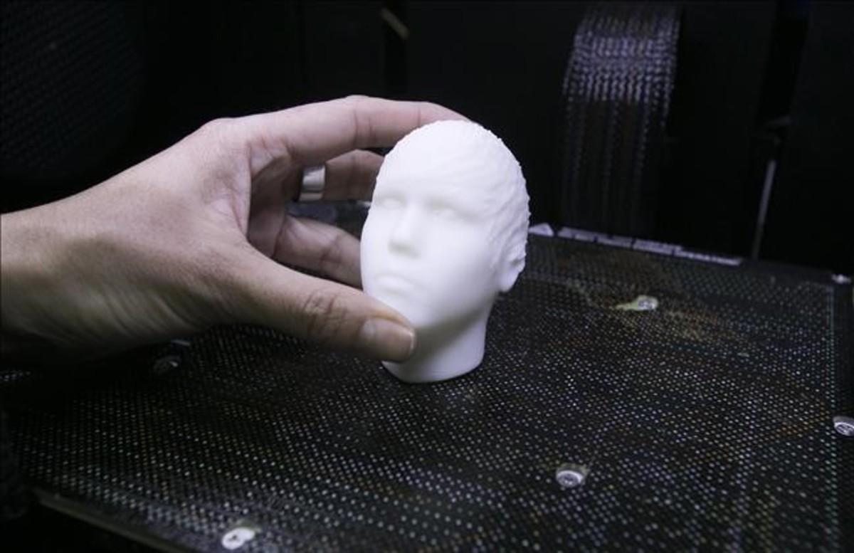 La cabeza multifunción de Justin Bieber, recién salida de la impresora 3D. 