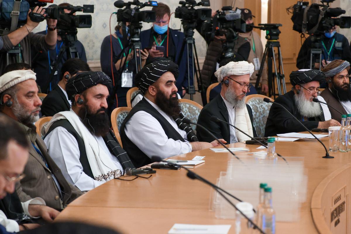 La delegación de los talibanes en la reunión de este miércoles en Moscú.