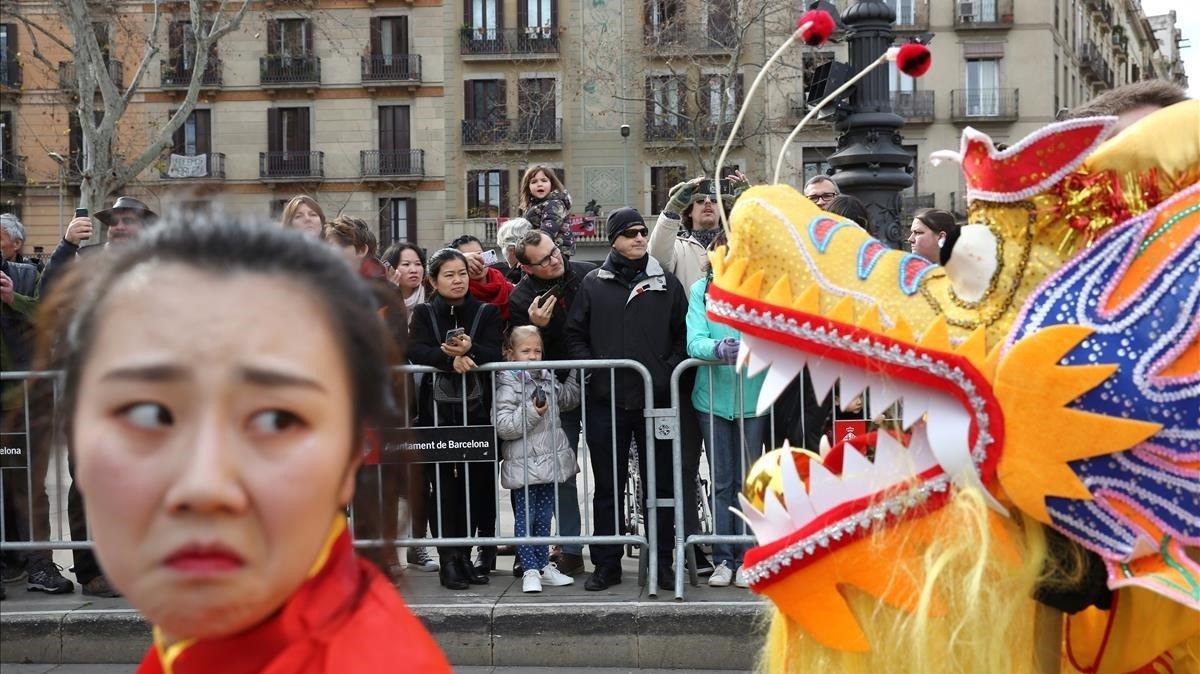 Desfile del Año Nuevo chino, el año pasado, en el parque de la Estació del Nord de Barcelona. 