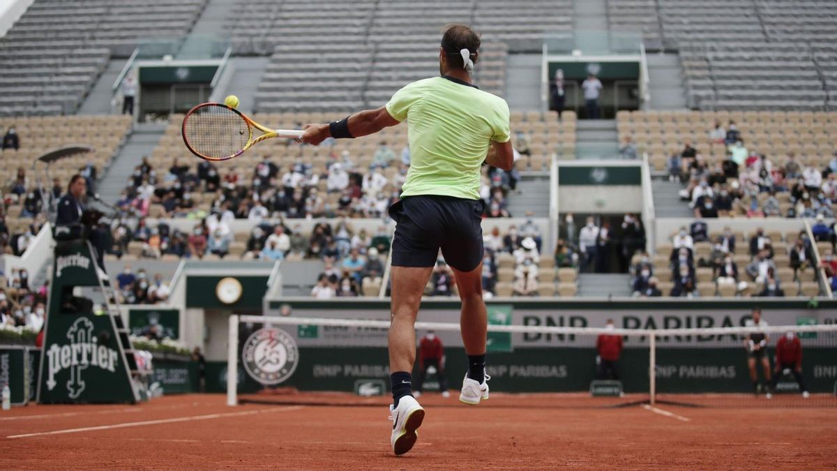 Nadal, en acción en la Suzanne Lenglen. Nadal, en acción en la Suzanne Lenglen.