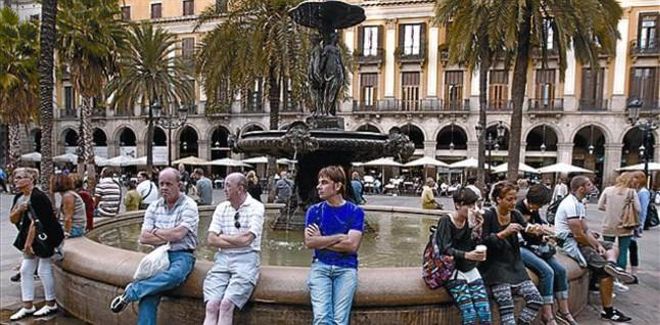 La plaza Reial se reivindica con un octubre cultural
