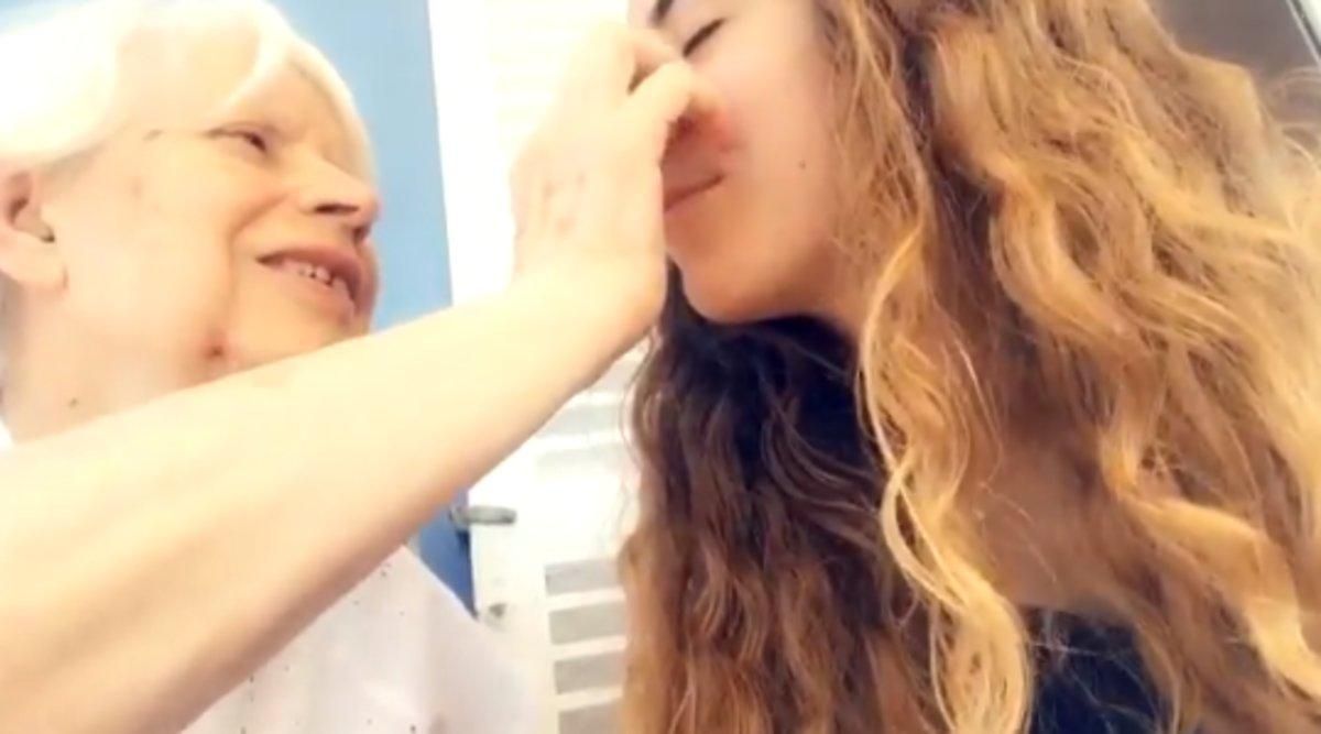 El emocionante vídeo de una nieta captando un momento de lucidez de su abuela: "No quiero olvidarte" El emocionante vídeo de una nieta captando un momento de lucidez de su abuela: "No quiero olvidarte"