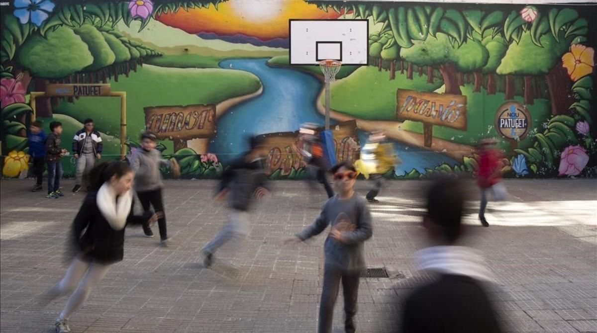 El patio de una escuela de Barcelona. El patio de una escuela de Barcelona.
