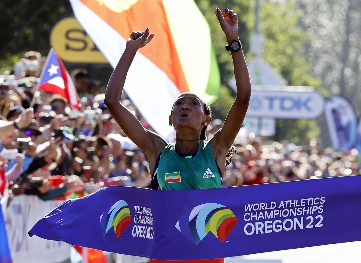 Mundial De Atletismo La Etíope Gotytom Gebreslase Oro Del Maratón Del Mundial Con Récord De 3927