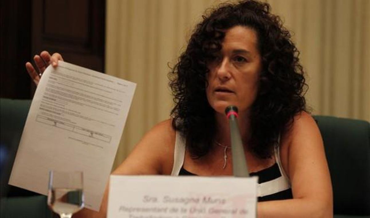 Susagna Muns, secretaria general de UGT en Catalunya Banc, en su comparecencia en el Parlament. ALBERT BERTRAN Susagna Muns, secretaria general de UGT en Catalunya Banc, en su comparecencia en el Parlament. ALBERT BERTRAN