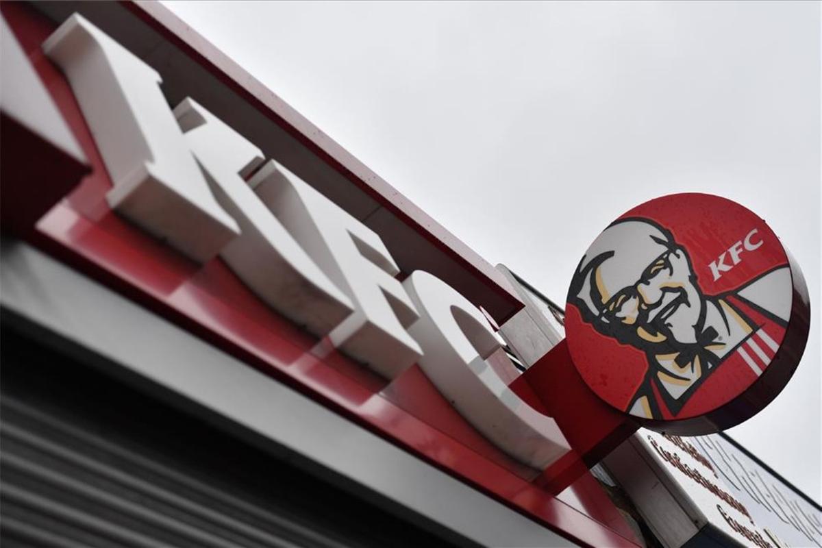 KFC tanca centenars de restaurants al Regne Unit i Irlanda per falta de pollastre