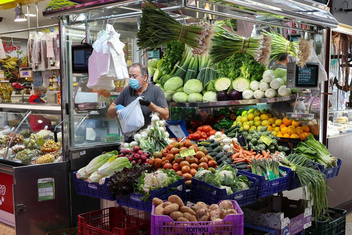 L’INE confirma que la inflació va baixar al 7,3% l’octubre amb els aliments disparats