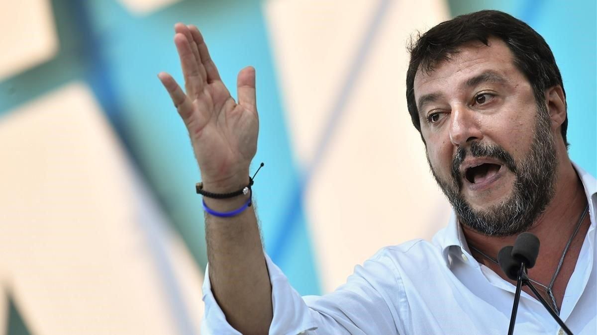 El líder de la ultraderechista Liga, Matteo Salvini, en un acto contra el Gobierno en Roma el pasado 19 de octubre. El líder de la ultraderechista Liga, Matteo Salvini, en un acto contra el Gobierno en Roma el pasado 19 de octubre.