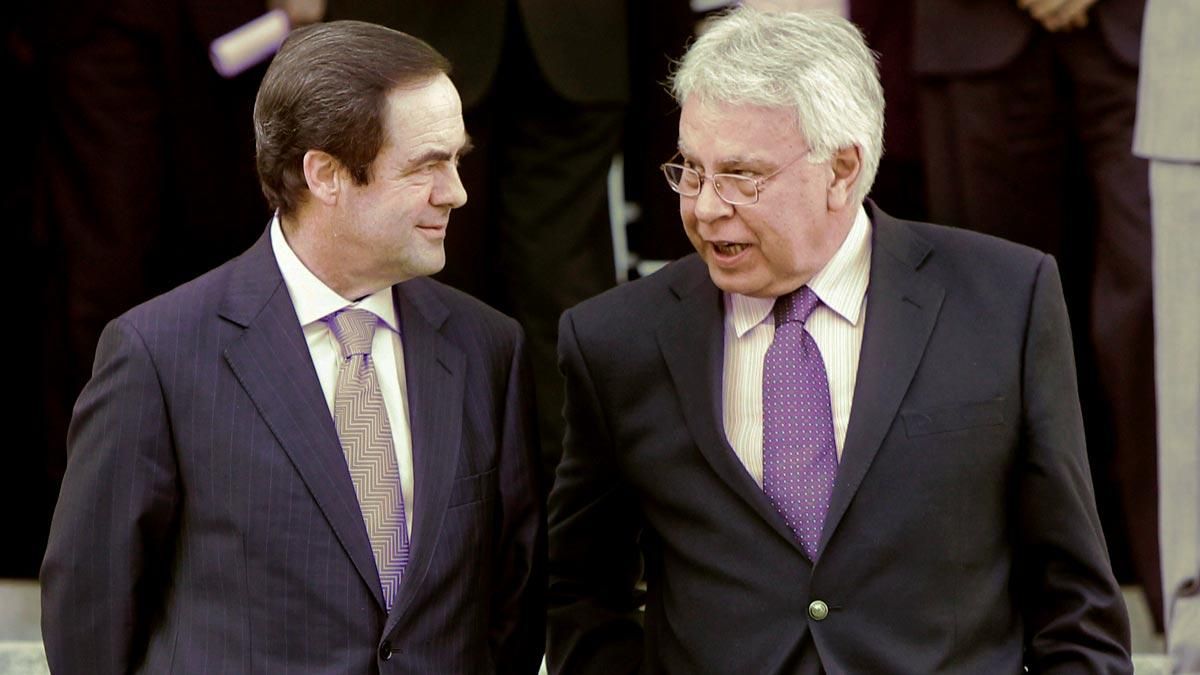 José Bono y Felipe González, en una imagen de archivo. José Bono y Felipe González, en una imagen de archivo.
