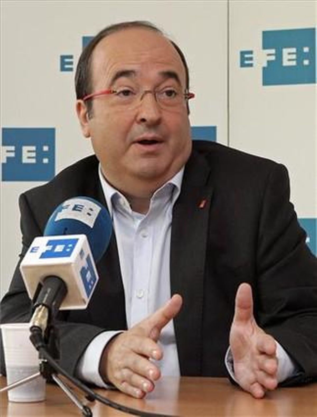 El líder del PSC, Miquel Iceta, durante una entrevista, este sábado. El líder del PSC, Miquel Iceta, durante una entrevista, este sábado.