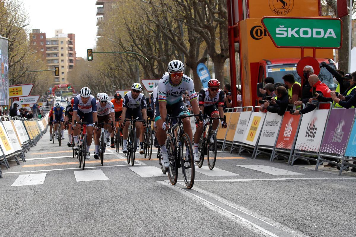 Peter Sagan gana al esprint la penúltima etapa de la Volta 100, en Mataró.