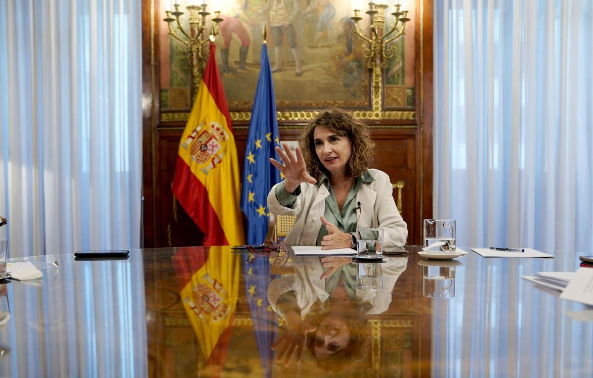 María Jesús Montero, titular de Hacienda y Función Pública, durante la entrevista con EL PERIÓDICO, el pasado 28 de octubre de 2021, en la sala Goya del ministerio. María Jesús Montero, titular de Hacienda y Función Pública, durante la entrevista con EL PERIÓDICO, el pasado 28 de octubre de 2021, en la sala Goya del ministerio.