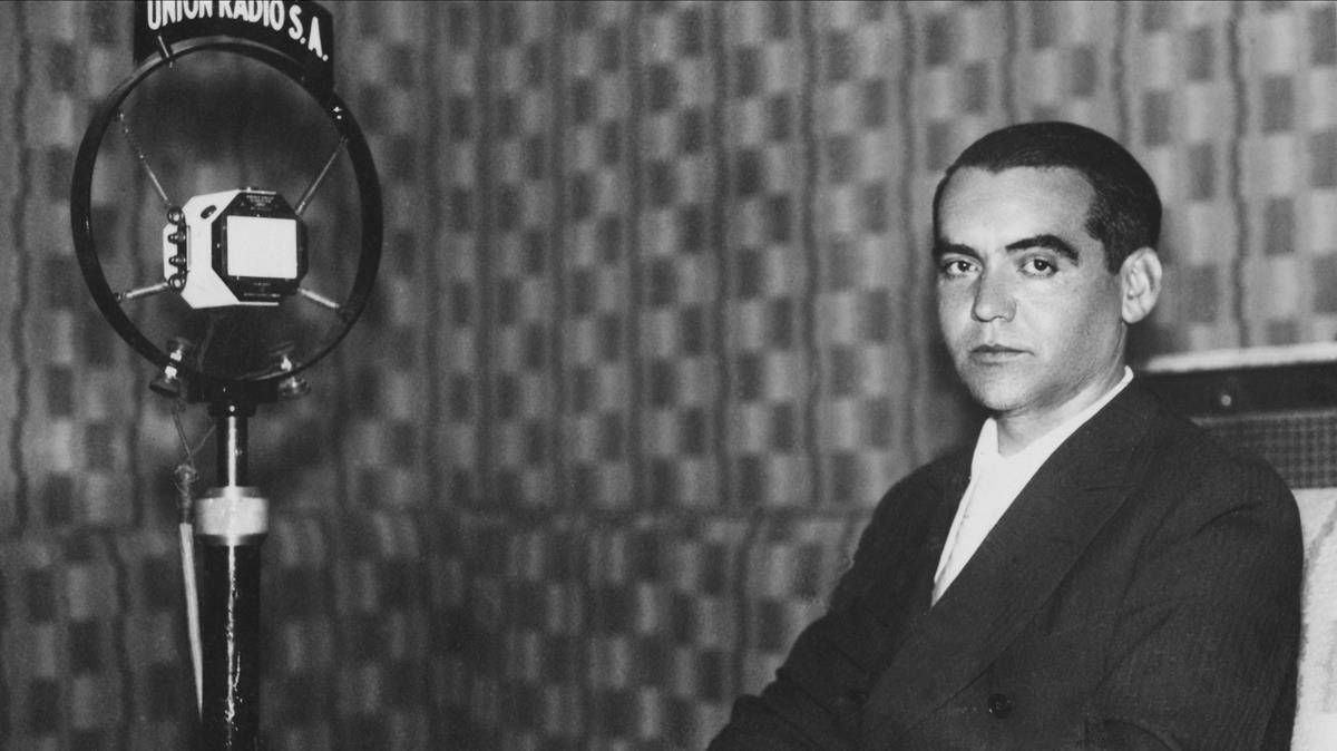 Una imagen de Federico García Lorca en la emisora Radio Unión en 1929. 