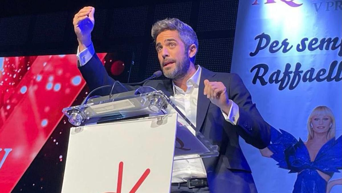 Roberto Leal en la gala de entrega de la V edición de los ’Premios Aquí TV’ Roberto Leal en la gala de entrega de la V edición de los ’Premios Aquí TV’