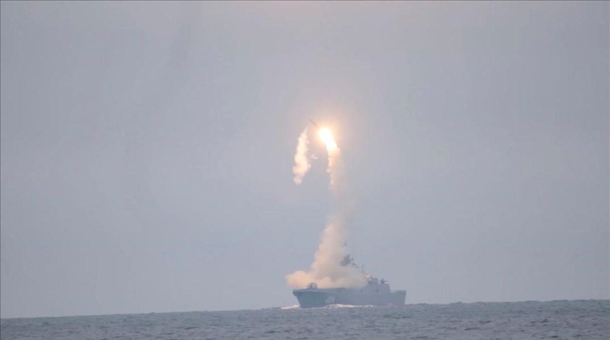 El misil hipersónico ’Tsirkon’ lanzado desde la fragata Gorshkov. El misil hipersónico ’Tsirkon’ lanzado desde la fragata Gorshkov.