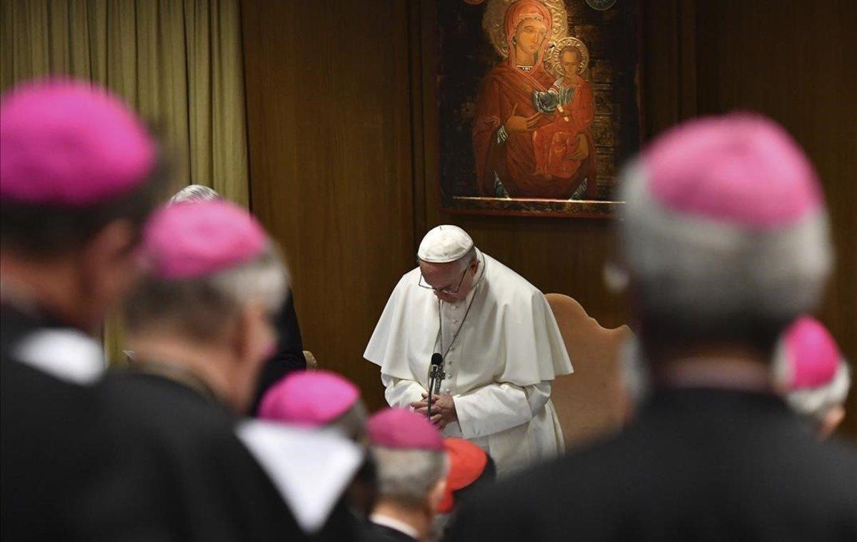 El papa Francisco abre el encuentro para la Protección de la Infancia en el Vaticano. 