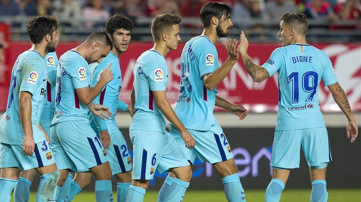 Los jugadores del Barça celebran uno de los goles al Murcia. Los jugadores del Barça celebran uno de los goles al Murcia.