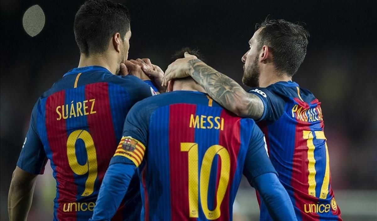 Suárez, Messi y Alcácer celebran un gol a la Real Sociedad en la Liga anterior. Suárez, Messi y Alcácer celebran un gol a la Real Sociedad en la Liga anterior.