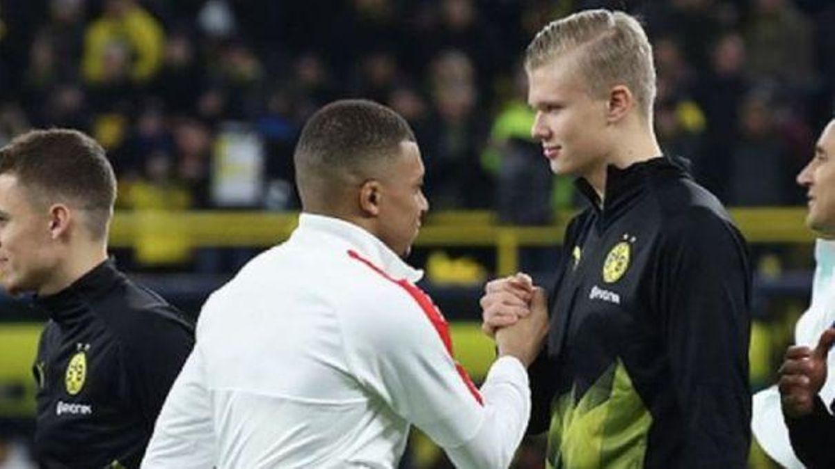 Kylian Mbappé saluda a Erlin Haalang, antes de un partido entre el PSG y el Dortmund en Champions. Kylian Mbappé saluda a Erlin Haalang, antes de un partido entre el PSG y el Dortmund en Champions.