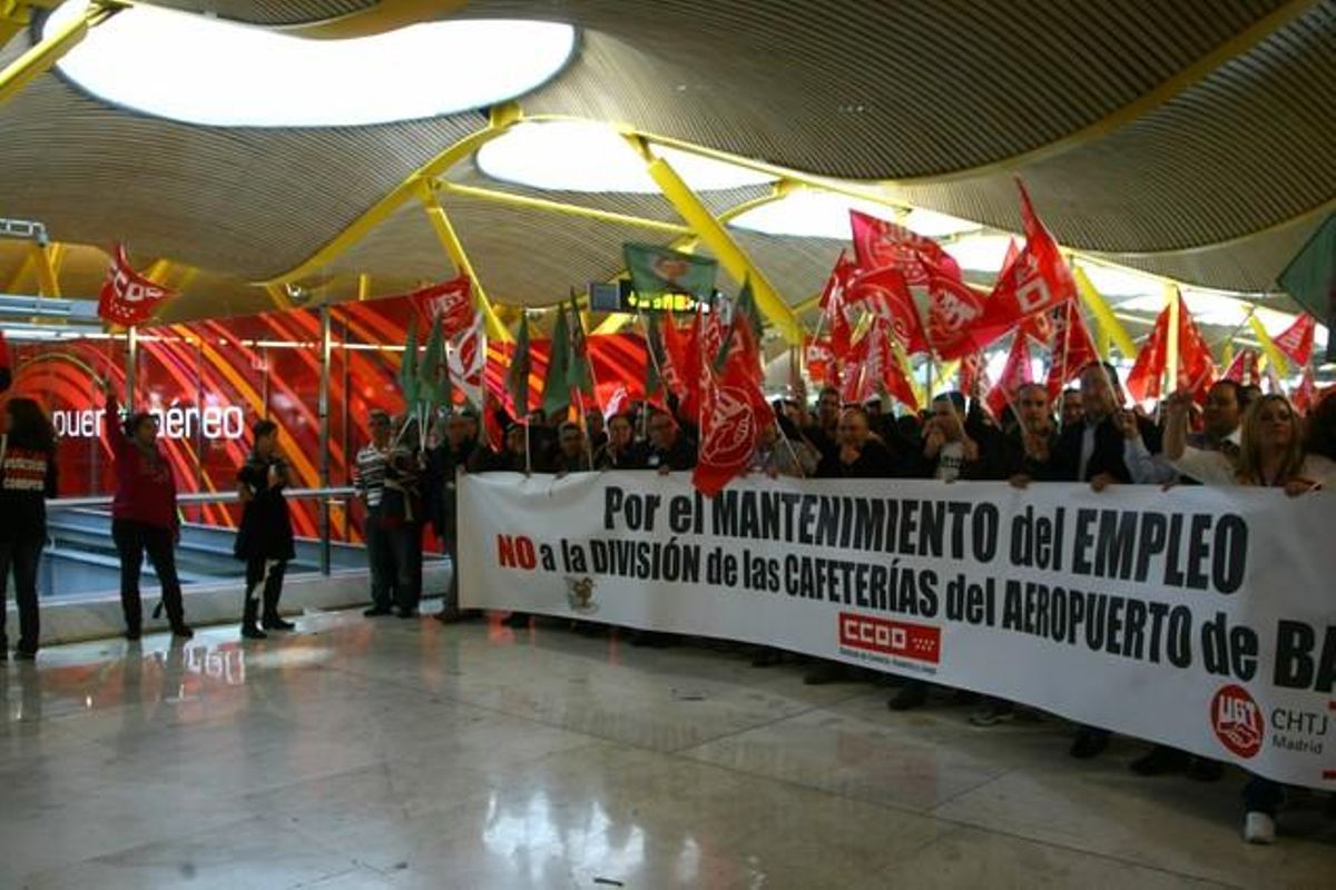Protesta sindical en el aeropuerto de Barajas durante la huelga general. Protesta sindical en el aeropuerto de Barajas durante la huelga general.