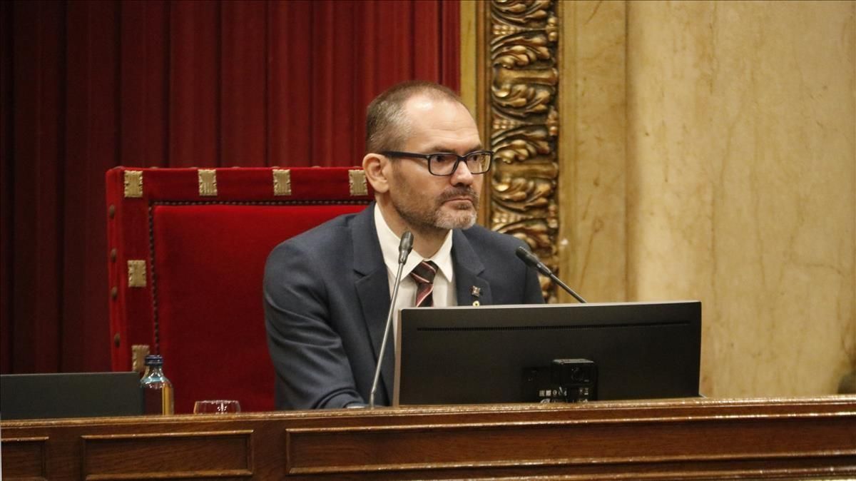 El vicepresident primer de la Mesa Josep Costa durant el ple del Parlament l 1 de juliol de 2020 (Horitzontal) Bernat Vilaro ACN El vicepresident primer de la Mesa Josep Costa durant el ple del Parlament l 1 de juliol de 2020 (Horitzontal) Bernat Vilaro ACN