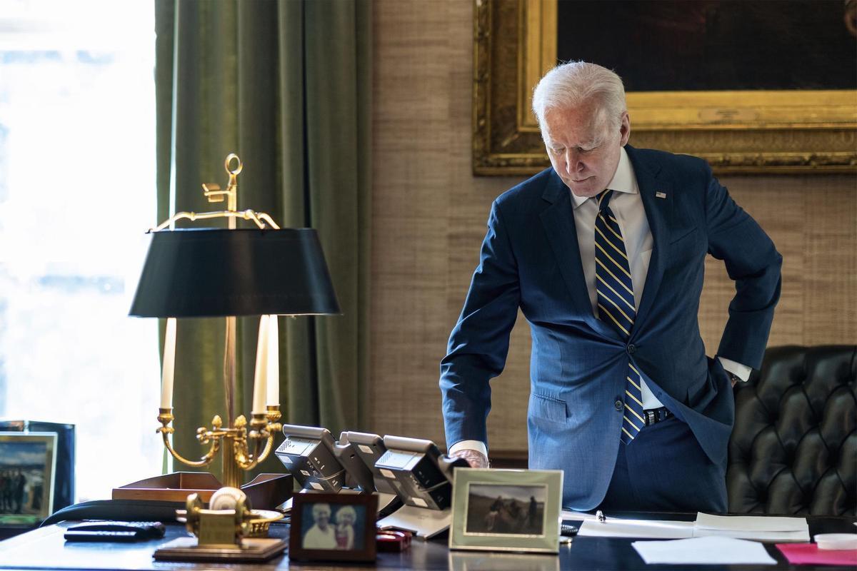 Biden reforça els llaços amb Europa davant la guerra d’Ucraïna abans del viatge a Brussel·les i Varsòvia