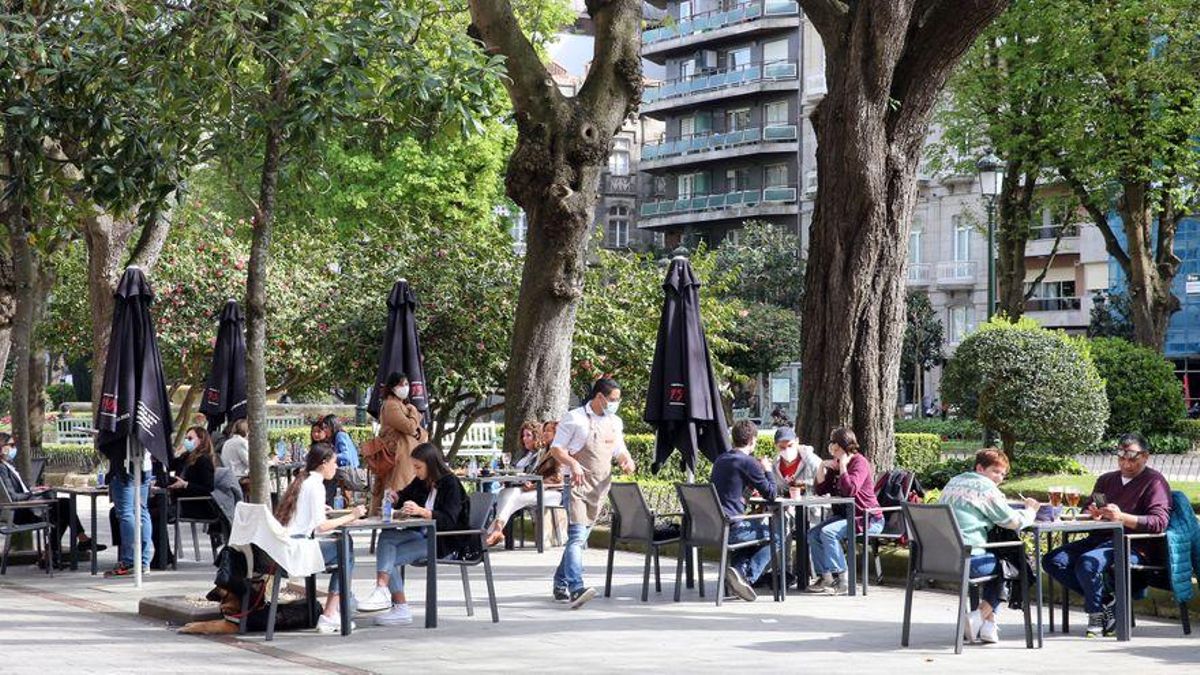 Estos son los horarios de la restauración por comunidades: Catalunya, la más restrictiva Estos son los horarios de la restauración por comunidades: Catalunya, la más restrictiva