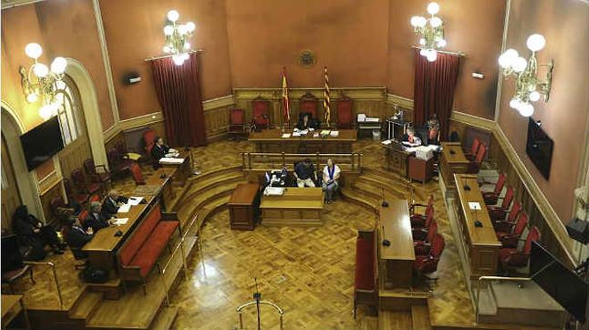 Juicio en la Sala del Jurado de la Audiencia de Barcelona. Juicio en la Sala del Jurado de la Audiencia de Barcelona.