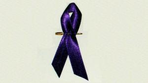 Un lazo lila, símbolo de la reivindicación de los derechos de las mujeres.
