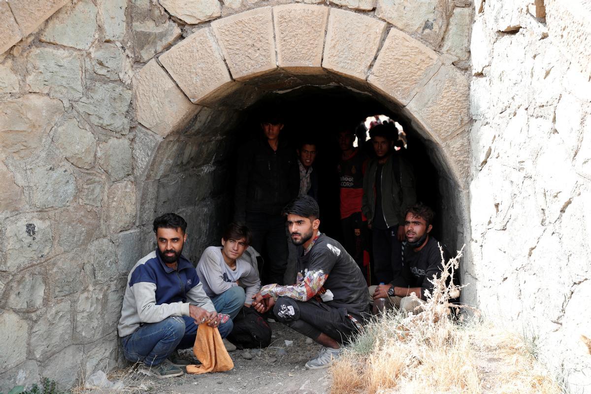 Turquia acusa Grècia de la mort de 12 refugiats congelats a la frontera