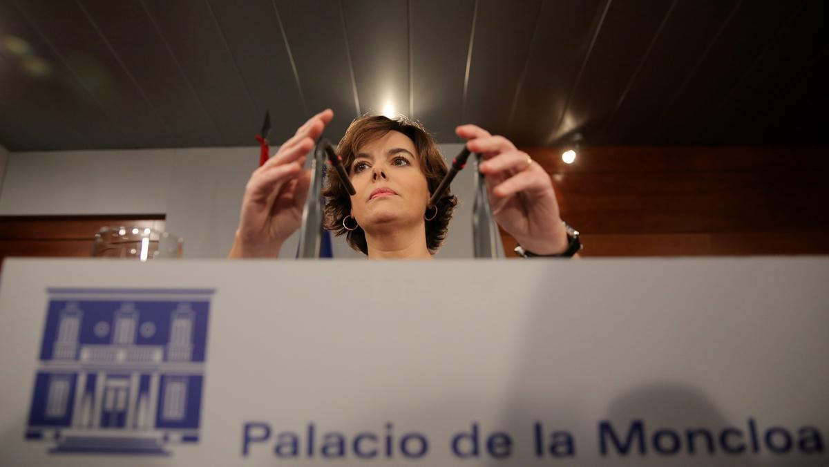 Sáenz de Santamaría: Ni Puigdemont ni nadie puede sacar conclusiones de una ley que no existe.