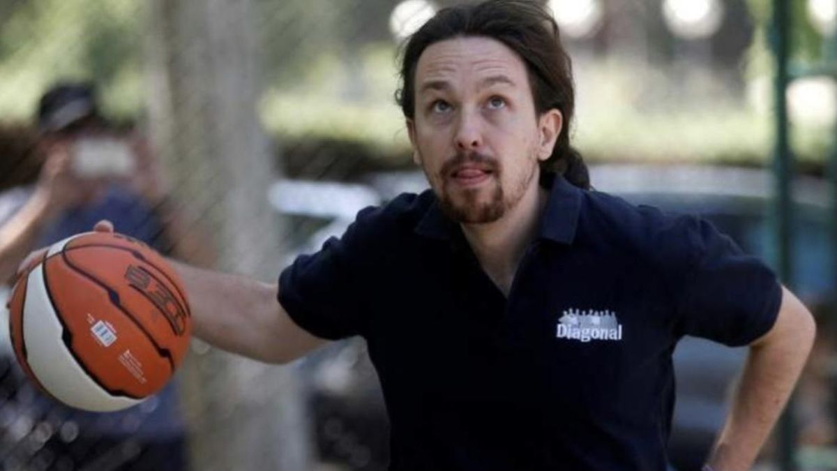Un diputado de Vox publica un montaje de Pablo Iglesias que entusiasma a Unidas Podemos Un diputado de Vox publica un montaje de Pablo Iglesias que entusiasma a Unidas Podemos