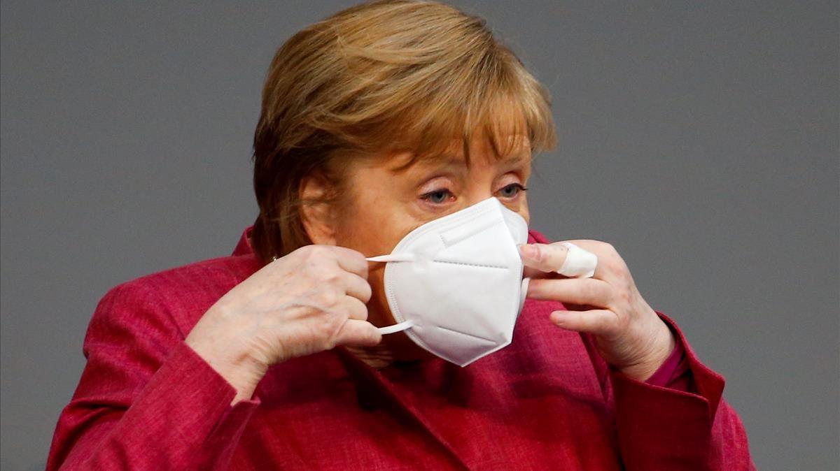 La cancillera alemana, Angela Merkel, este viernes, en una sesión sobre coronavirus en el Parlamento alemán.