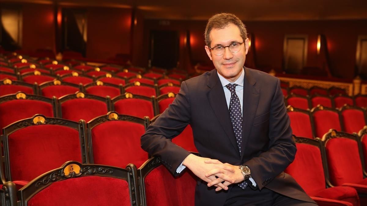 Valentí Oviedo, nuevo director general del Liceu, en la platea del Gran Teatre. Valentí Oviedo, nuevo director general del Liceu, en la platea del Gran Teatre.