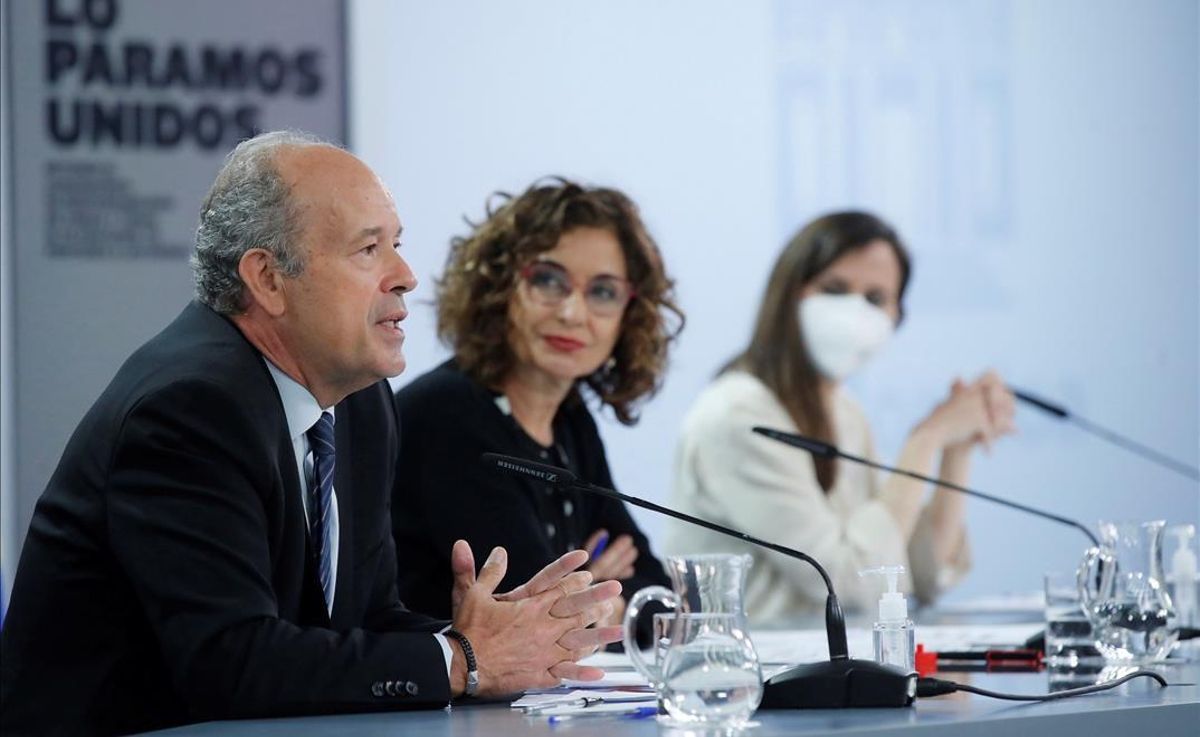 Los ministros Juan Carlos Campo, María Jesús Montero y Ione Belarra, en la rueda de prensa posterior a la reunión del Gabinete de este 20 de abril. Los ministros Juan Carlos Campo, María Jesús Montero y Ione Belarra, en la rueda de prensa posterior a la reunión del Gabinete de este 20 de abril.