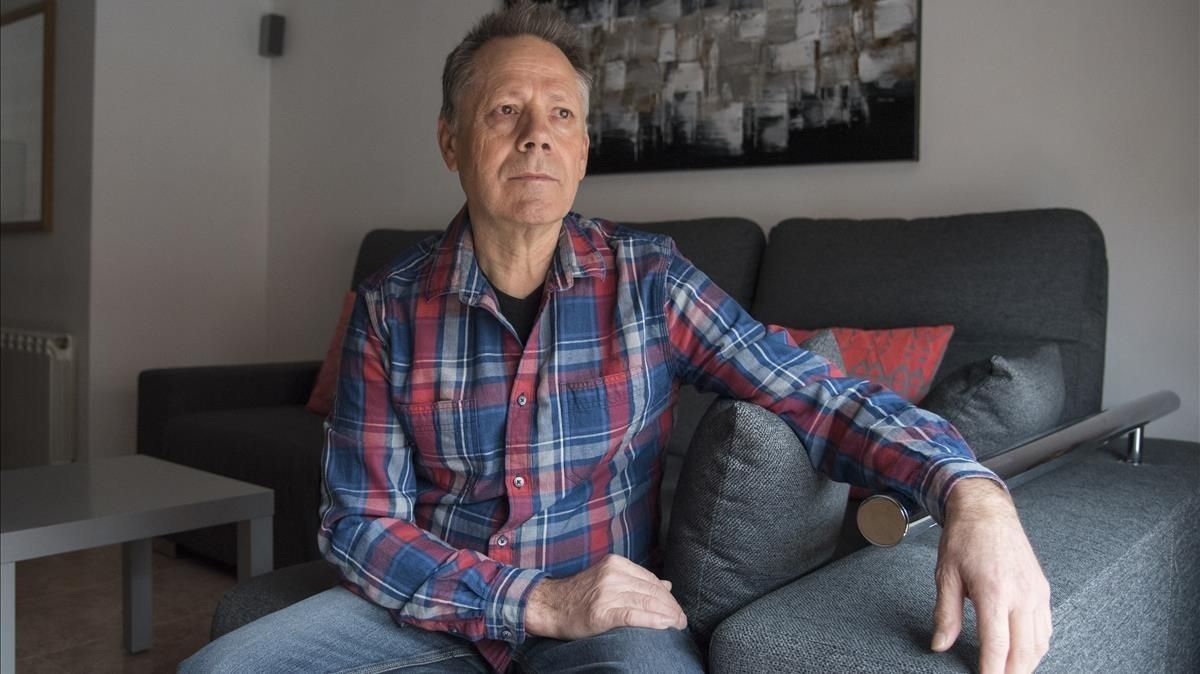 Juan Pareja, en su casa, en Lleida. Juan Pareja, en su casa, en Lleida.