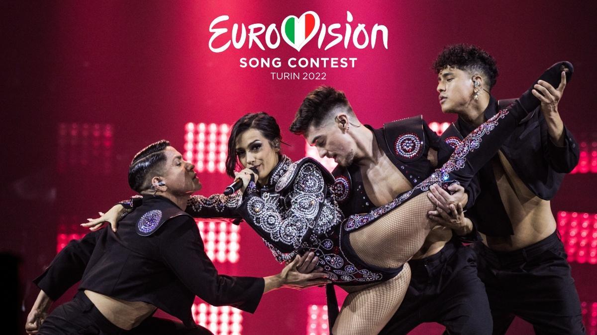 Chanel en el escenario de Eurovisión 2022.