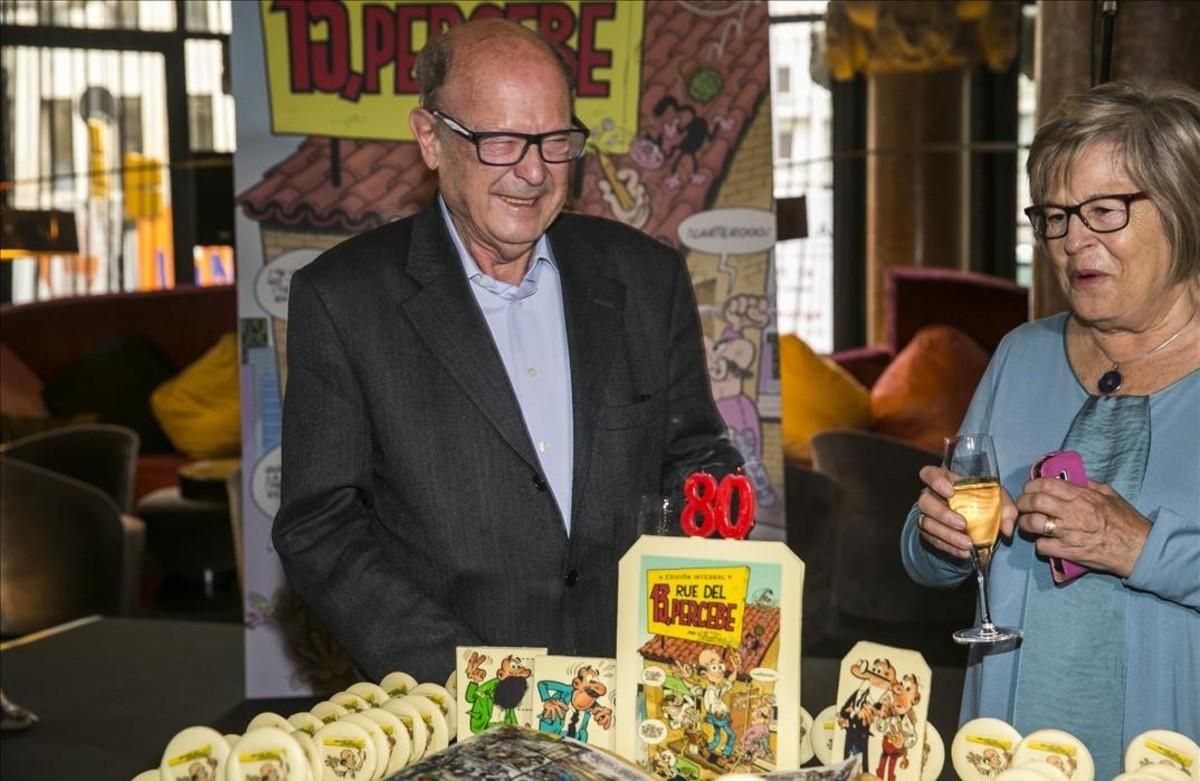 Francisco Ibáñez celebra su 80 cumpleaños junto a su mujer y ante un gran pastel con las páginas de ’13, Rue del Percebe’ y sus personajes de tebeo más famosos. Francisco Ibáñez celebra su 80 cumpleaños junto a su mujer y ante un gran pastel con las páginas de ’13, Rue del Percebe’ y sus personajes de tebeo más famosos.