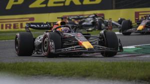 Pole incontestable de Verstappen en Japón; Sainz 6º y Alonso 10º
