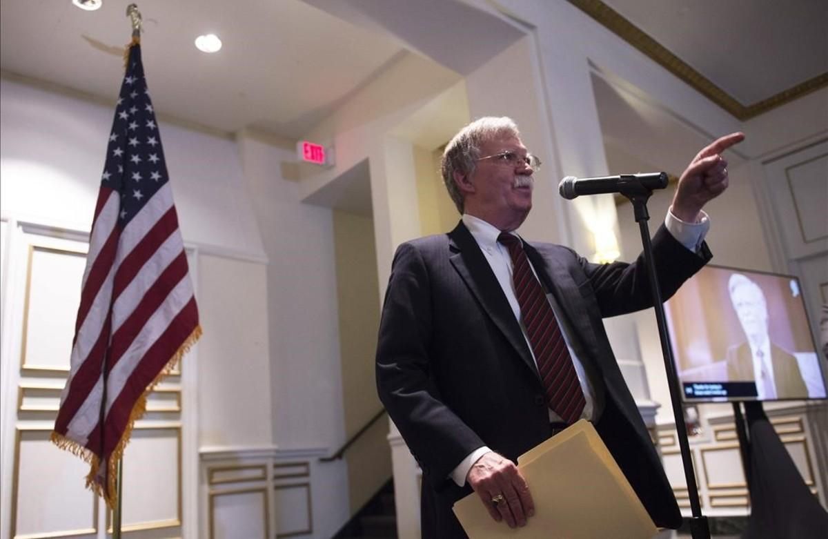 El consejero de Seguridad Nacional de EEUU, John Bolton, en la rueda de prensa en la que advertía de represalias al Tribunal Penal Internacional. El consejero de Seguridad Nacional de EEUU, John Bolton, en la rueda de prensa en la que advertía de represalias al Tribunal Penal Internacional.