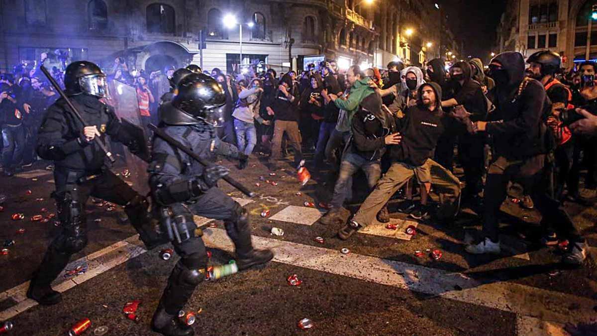 Los disturbios vuelven al centro de Barcelona