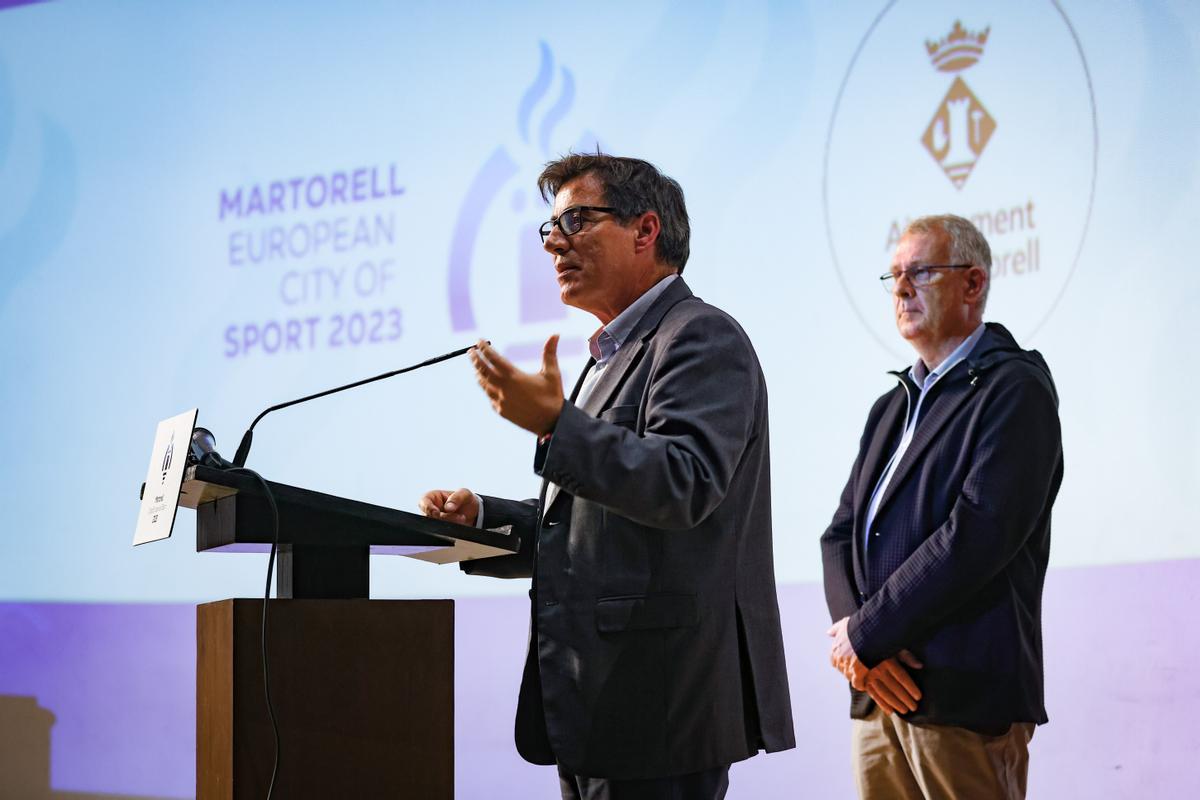 El alcalde, Xavier Fonollosa, presidiendo el acto el viernes por la tarde en Martorell El alcalde, Xavier Fonollosa, presidiendo el acto el viernes por la tarde en Martorell