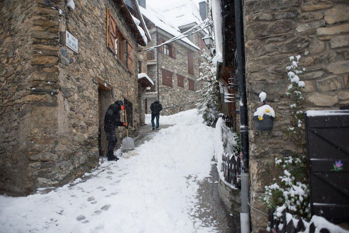 La bajada de temperaturas podrá dejar nevadas en puntos del Alto Pirineo La bajada de temperaturas podrá dejar nevadas en puntos del Alto Pirineo