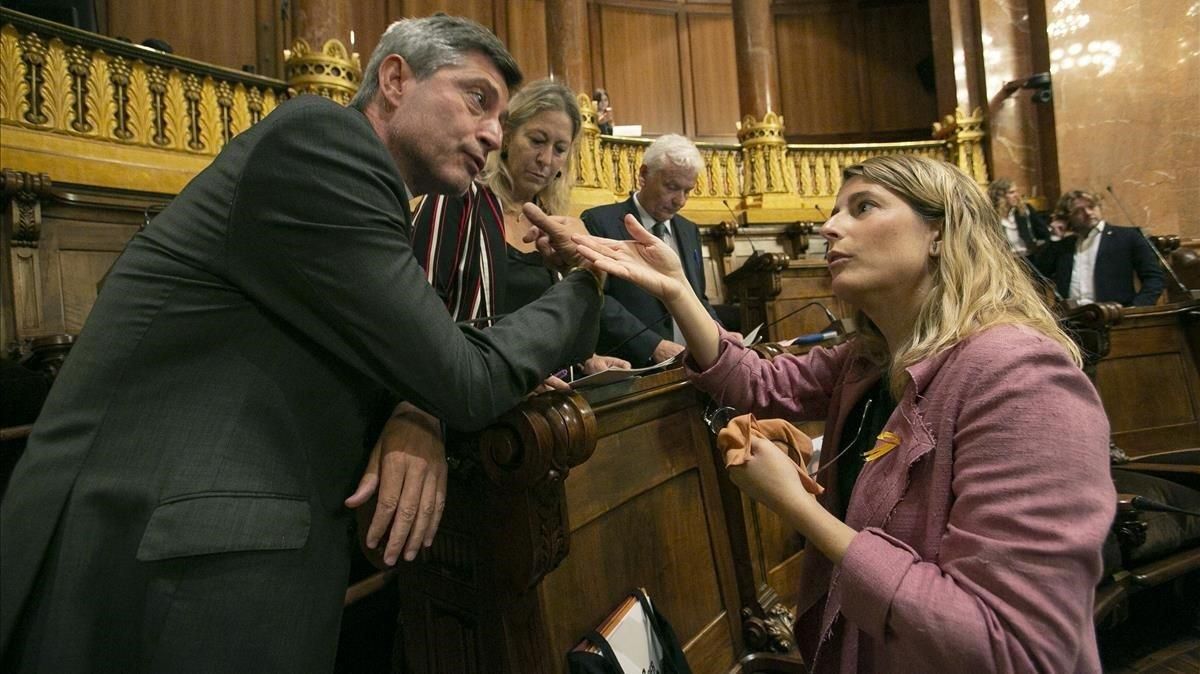 JxCat fa fora cinc consellers municipals a Barcelona per mantenir-se fidels al PDECat JxCat fa fora cinc consellers municipals a Barcelona per mantenir-se fidels al PDECat
