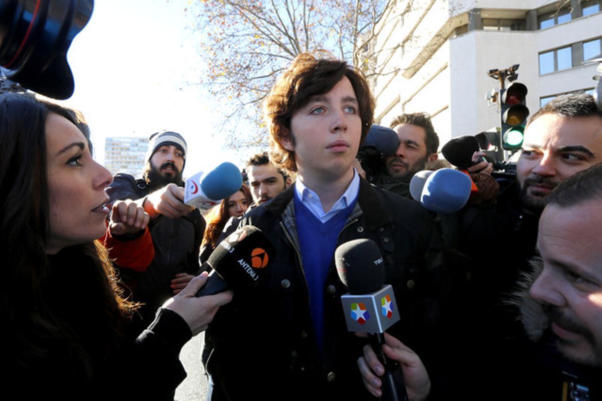 El ’pequeño Nicolás’, a la salida de los juzgados de la plaza de Castilla de Madrid, el pasado diciembre.  