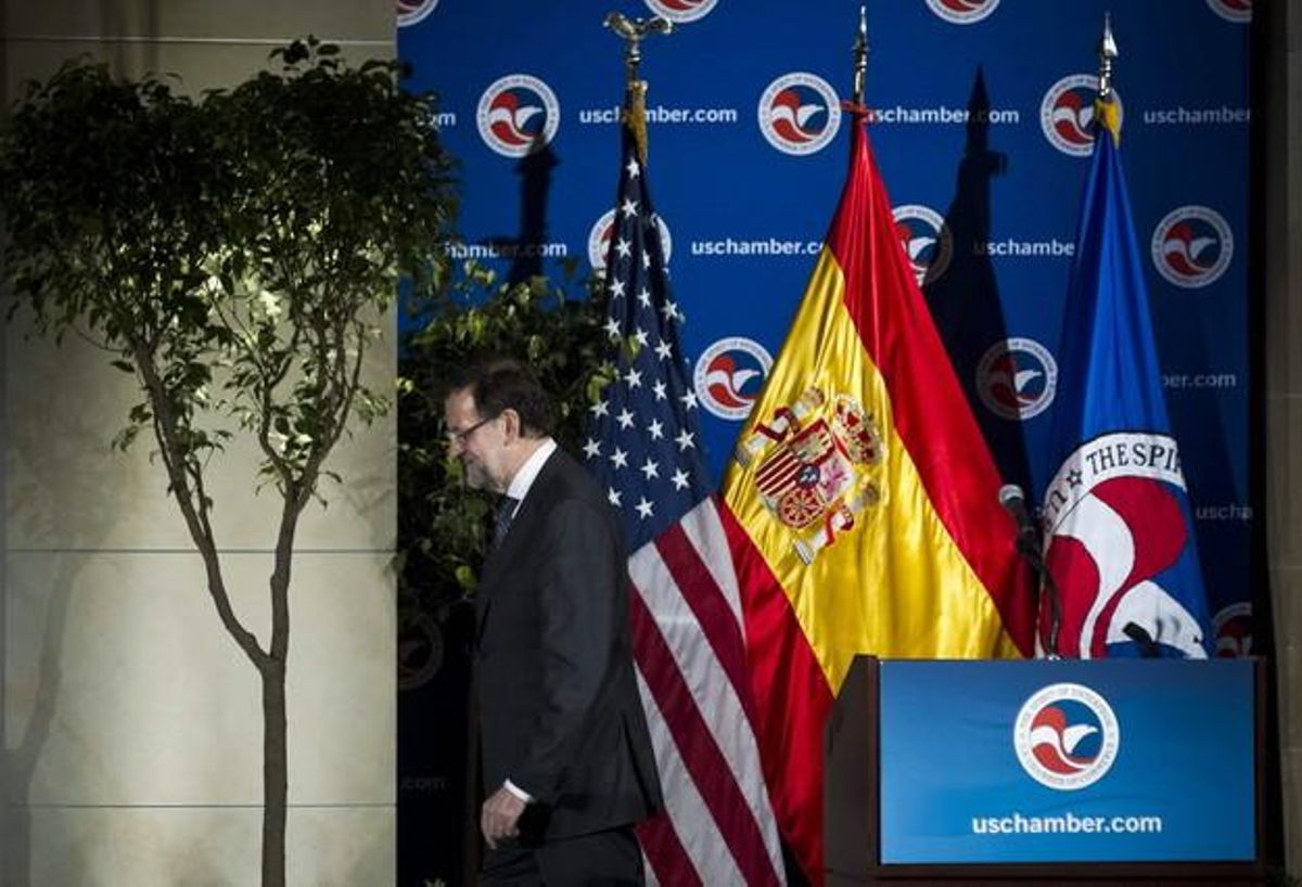 Mariano Rajoy se retira tras concluir su discurso en la Cámara de Comercio de Washington, el martes. Mariano Rajoy se retira tras concluir su discurso en la Cámara de Comercio de Washington, el martes.